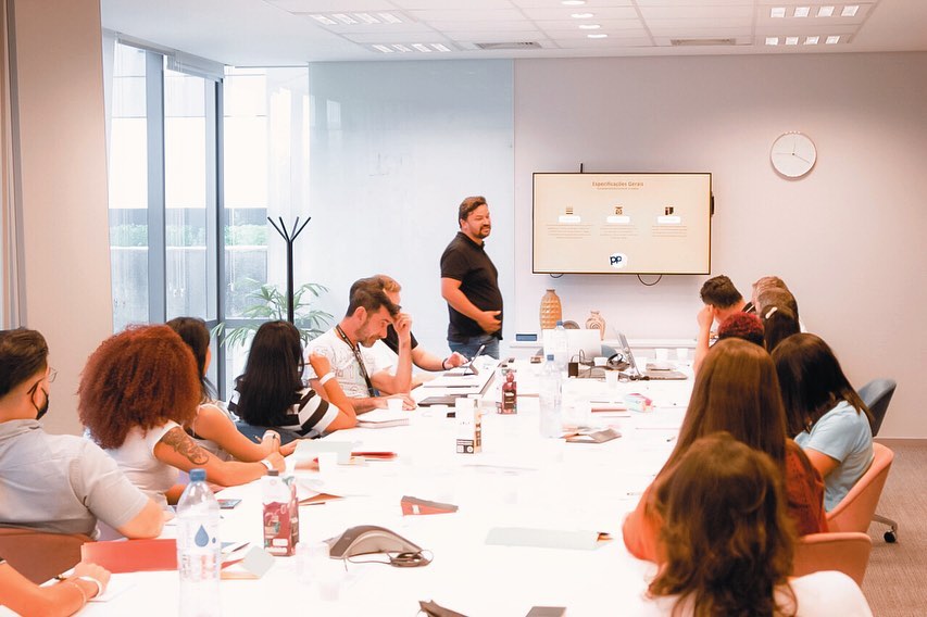 A nossa equipe está crescendo!🟡⚫️ Ontem e hoje tivemos um treinamento com a nossa nova equipe d-3.jpg